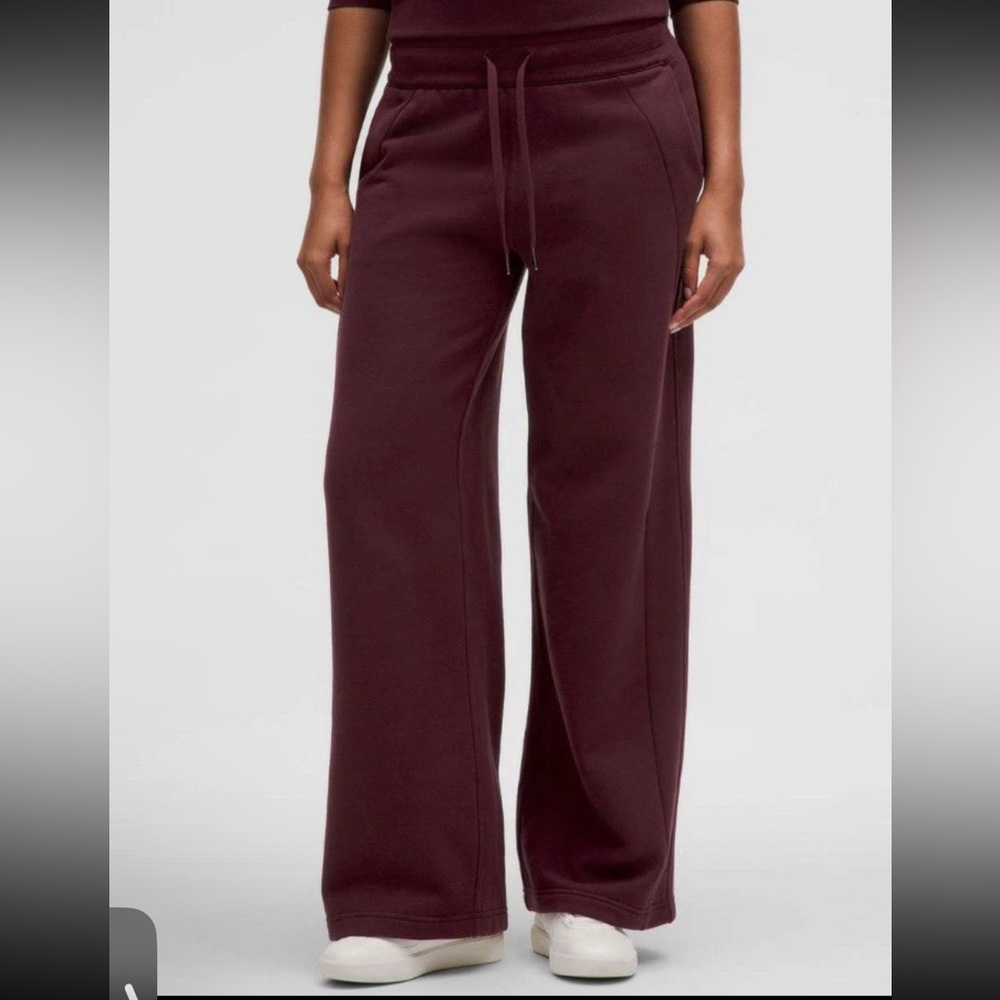 Lululemon Scuba Mid-Rise Wide-Leg Pant *Tall Garnet XXXS 2/4